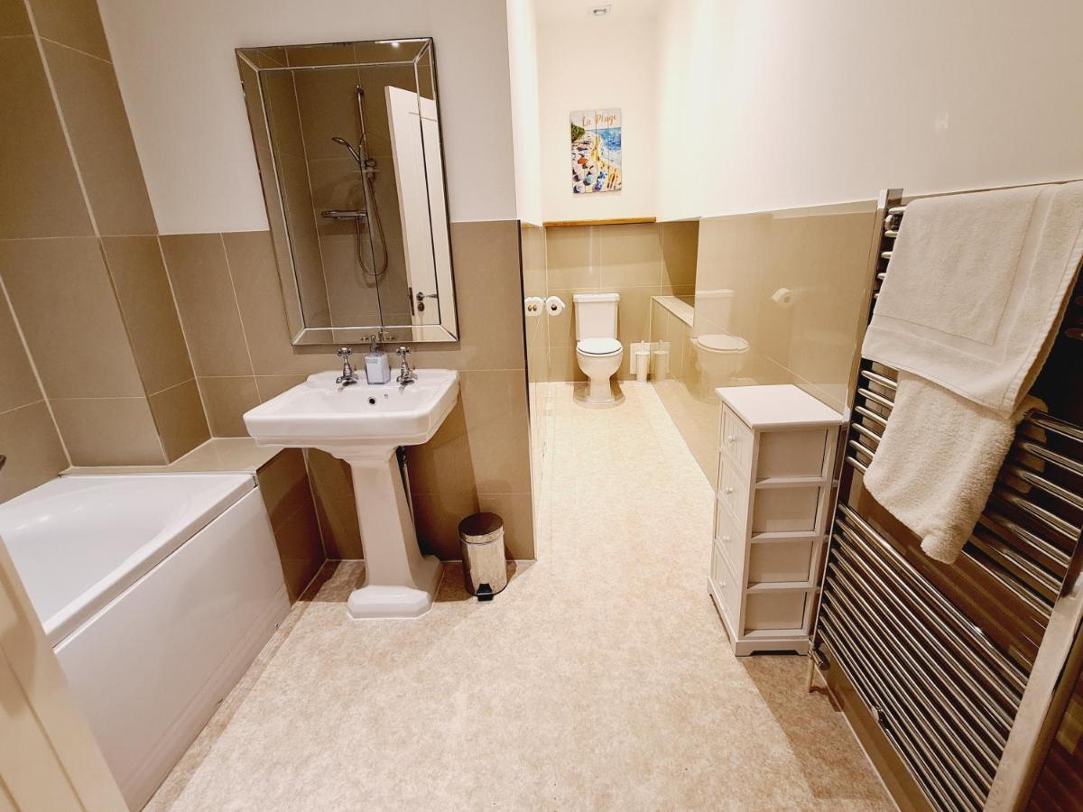 Seas The Day - Beachfront Apartment - Sleeps 4 ラムズゲート エクステリア 写真